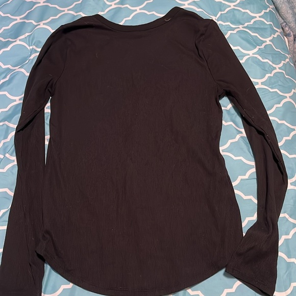 basic black long sleeve - Picture 3 of 3